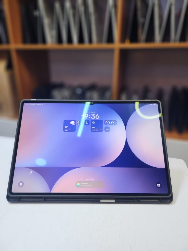 Samsung Galaxy Tab S10 Ultra 5G 14.6" – Dimensity 9300+, 12GB RAM, 512GB, S Pen Included
