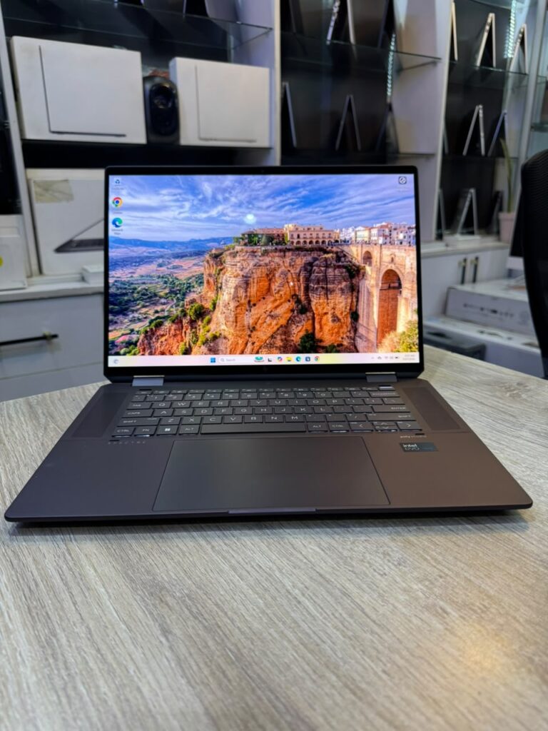 HP Spectre x360 16" 2-in-1 – Intel Core Ultra 7 155H, 32GB RAM, 1TB SSD, 2K Touchscreen