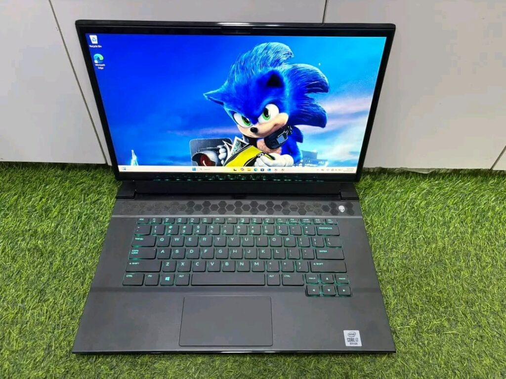 Alienware M15 R3 – Intel Core i7-10750H, 16GB RAM, RTX 2070 Super, 15.6" FHD
