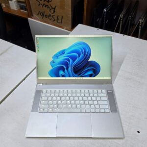 Razer Blade 15 Gaming Laptop – Intel Core i7-8750H, 16GB RAM, RTX 1070 8GB, 144Hz