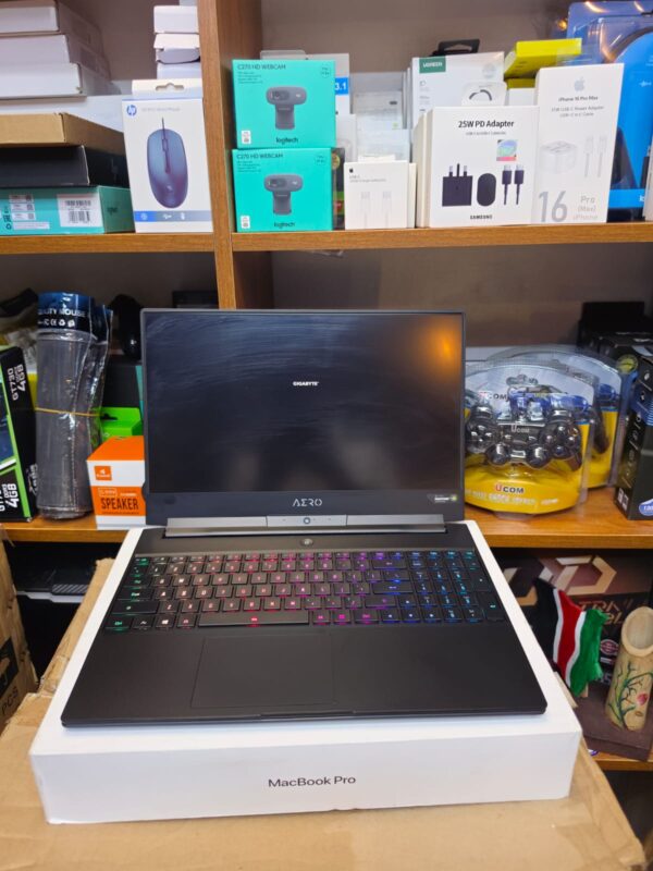 Gigabyte Aero 15 – Intel Core i7-9750H, 16GB RAM, 1TB SSD, 6GB GTX 1660Ti, 15.6" 4K OLED, RGB Keyboard