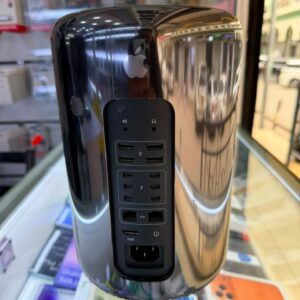 Apple Mac Pro (Late 2013) 3.7GHz Quad-Core Xeon – 32GB RAM, 1TB SSD, AMD FirePro D500